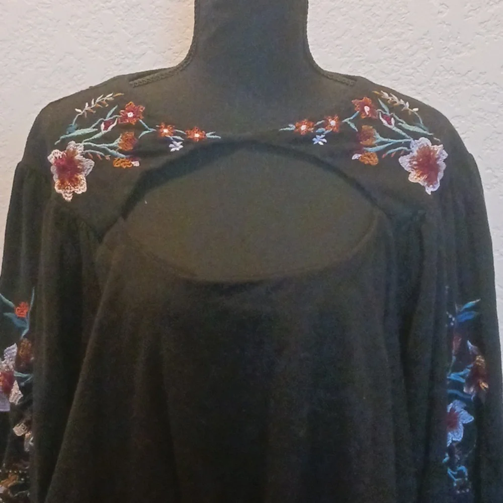 Free People Embroidered Top- Small - Picture 4 of 9